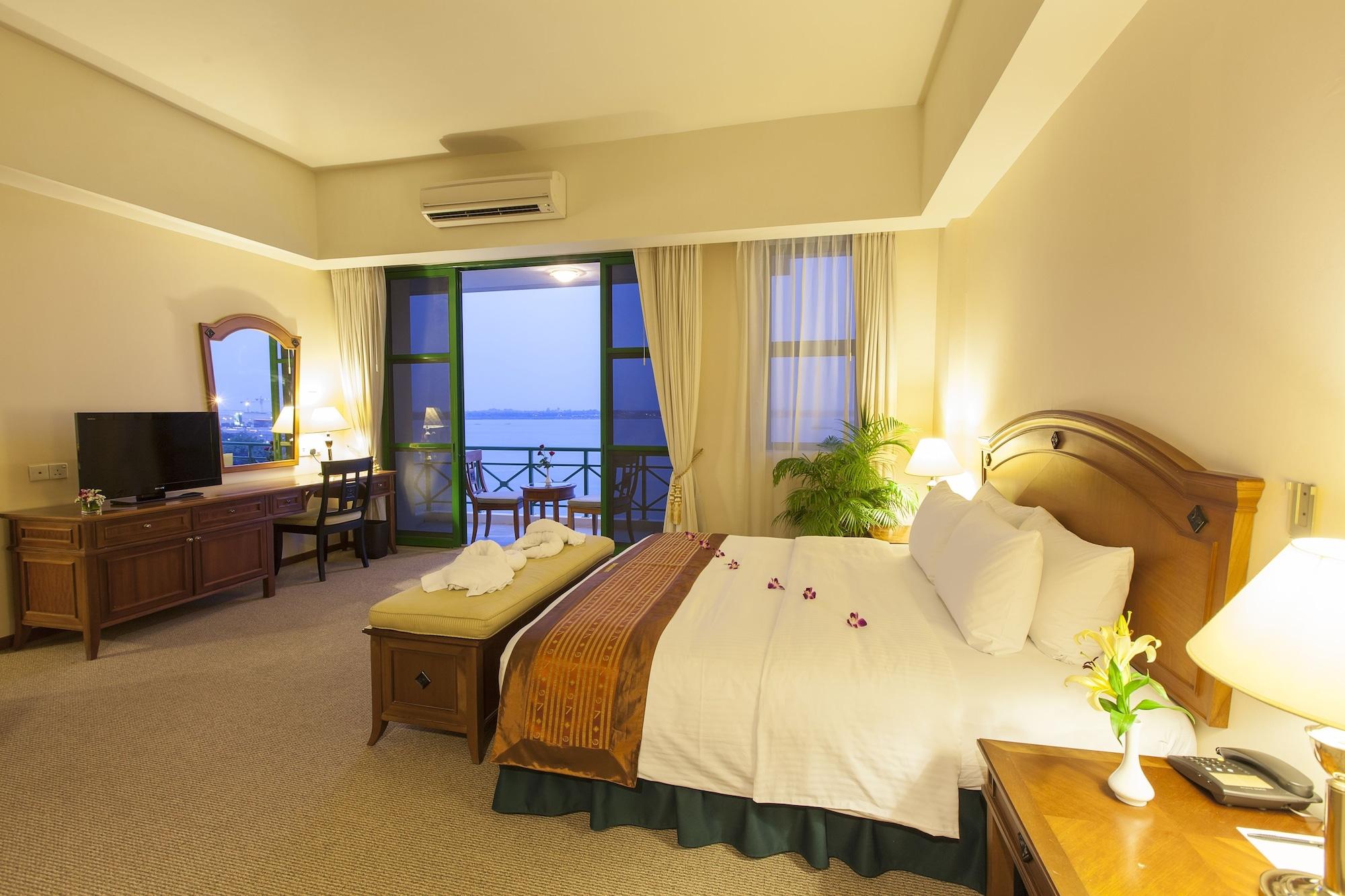 Himawari Hotel Apartments Phnompen Kültér fotó