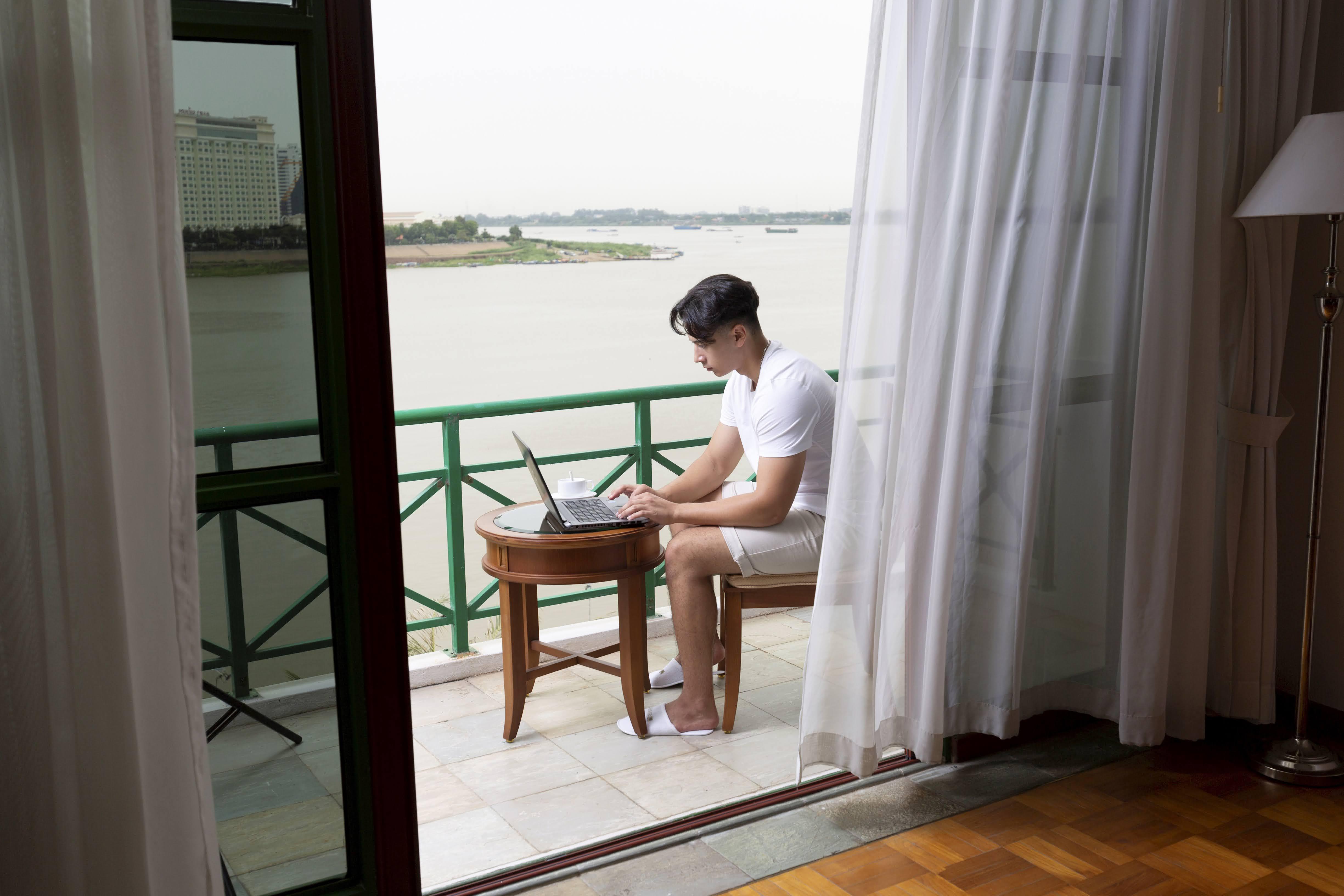 Himawari Hotel Apartments Phnompen Kültér fotó