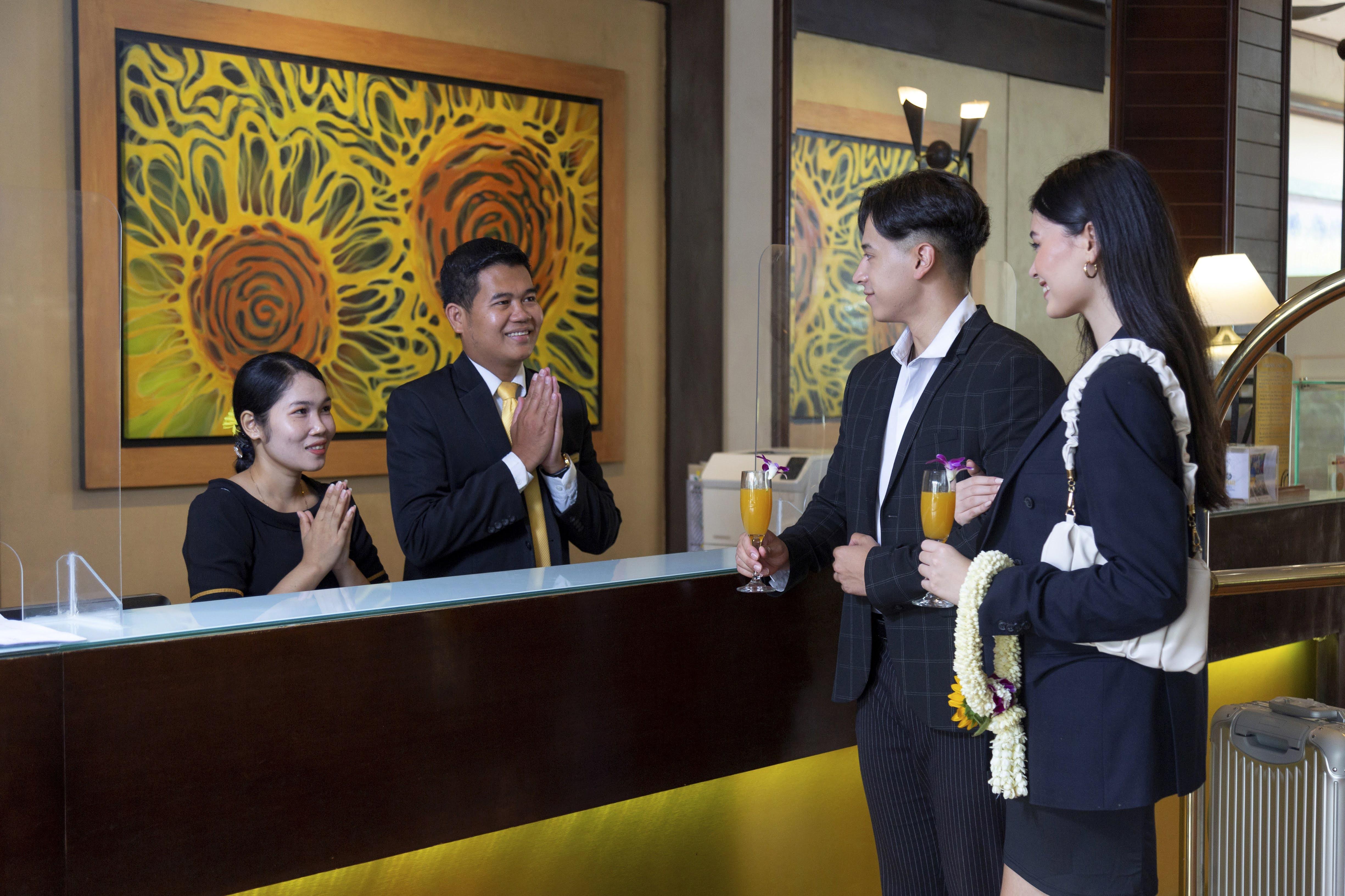 Himawari Hotel Apartments Phnompen Kültér fotó