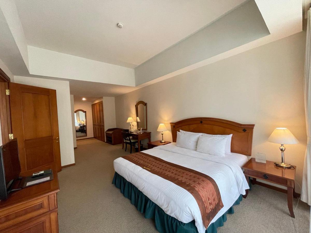 Himawari Hotel Apartments Phnompen Kültér fotó
