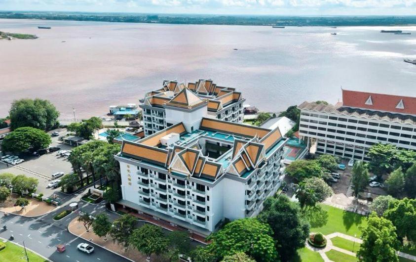 Himawari Hotel Apartments Phnompen Kültér fotó
